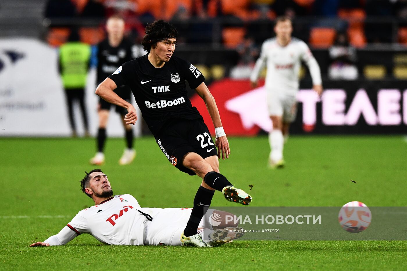 Футбол. РПЛ. Матч "Урал" - "Локомотив"