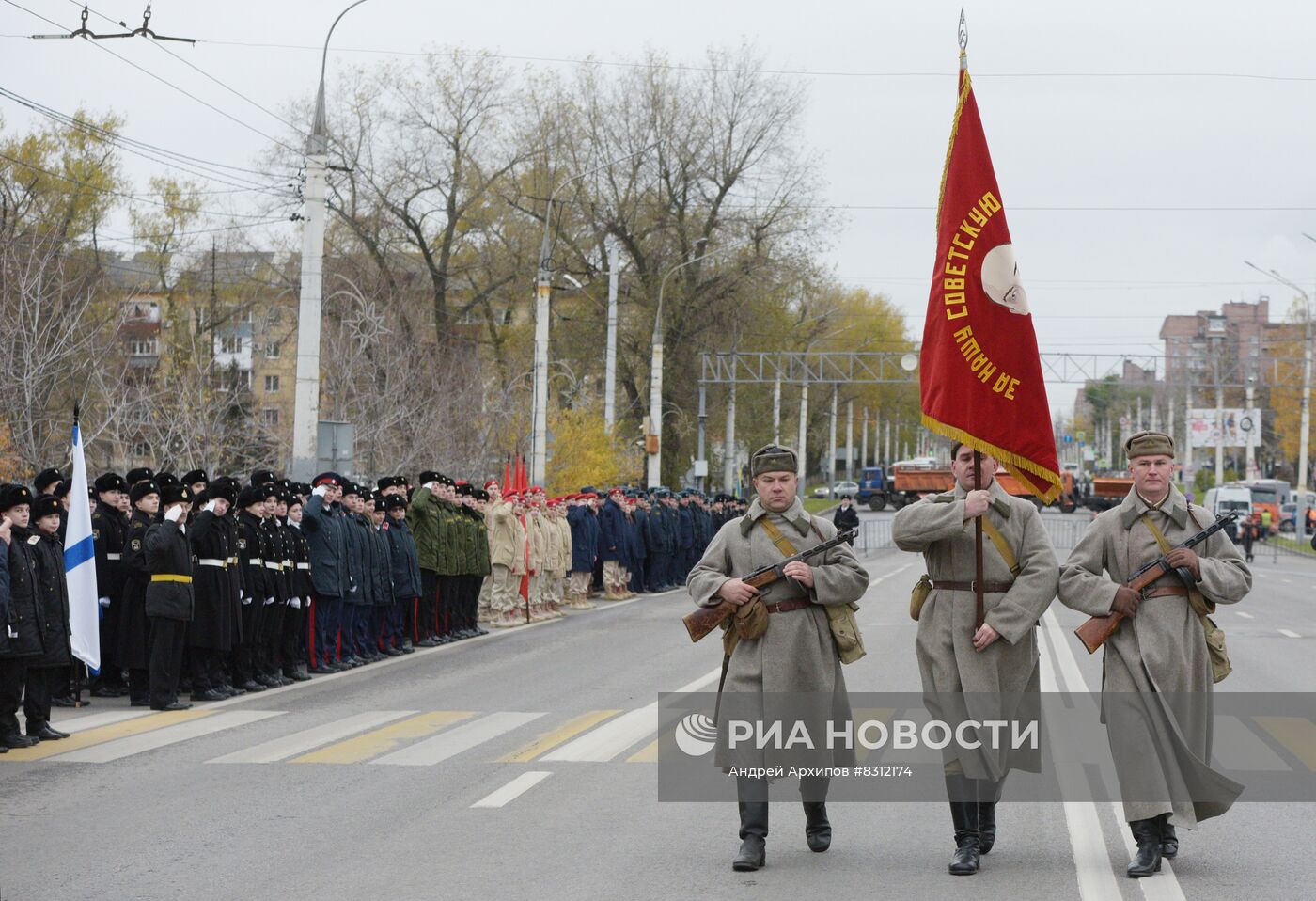 Реконструкция военного парада 1941 года в Воронеже