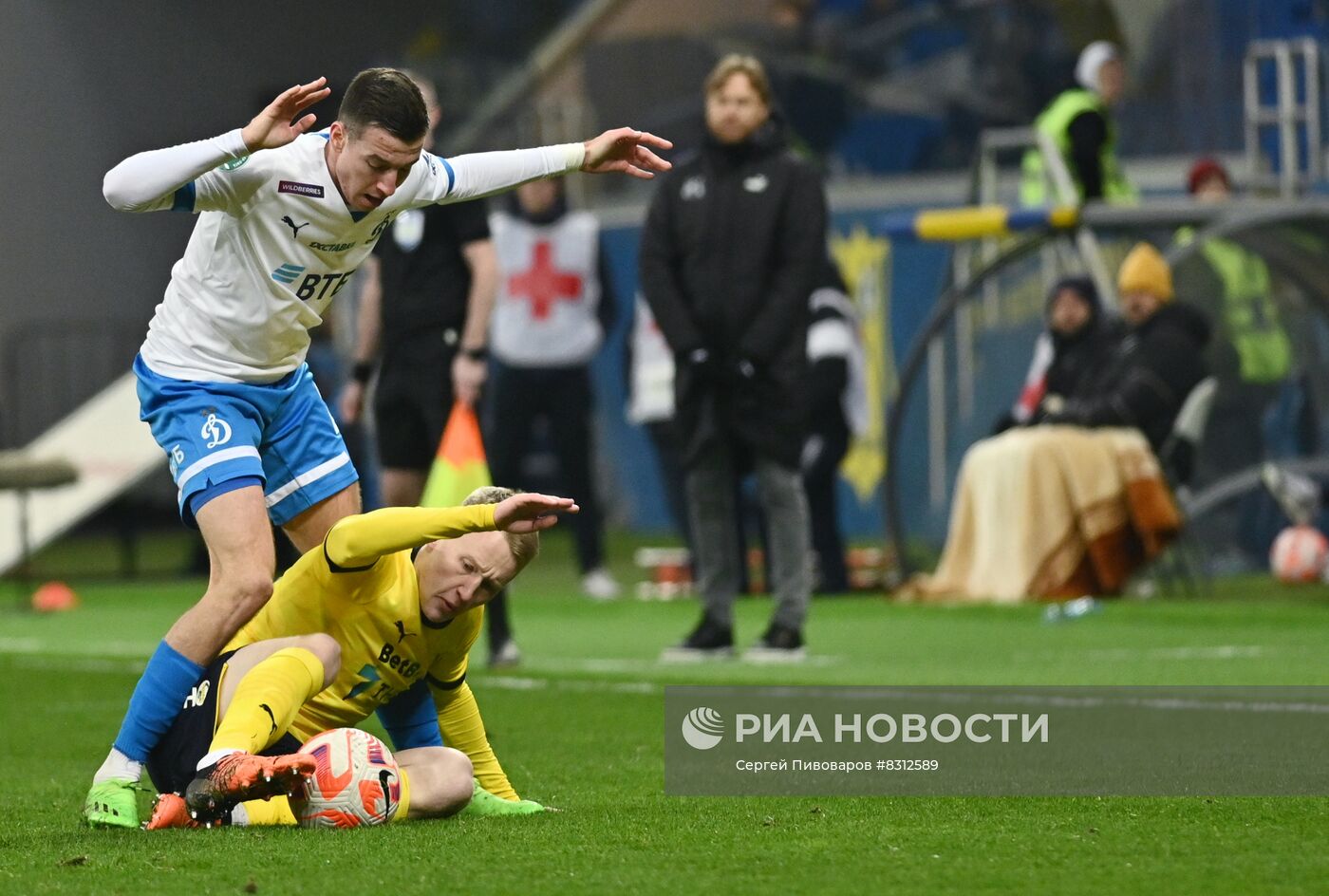 Футбол. РПЛ. Матч "Ростов" - "Динамо"