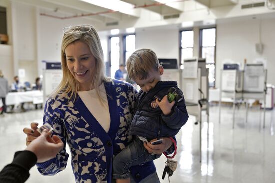  В США проходят промежуточные выборы в конгресс