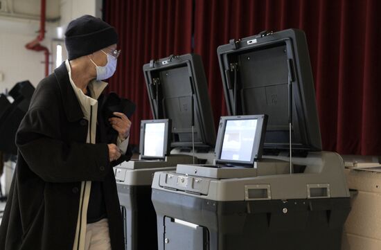  В США проходят промежуточные выборы в конгресс