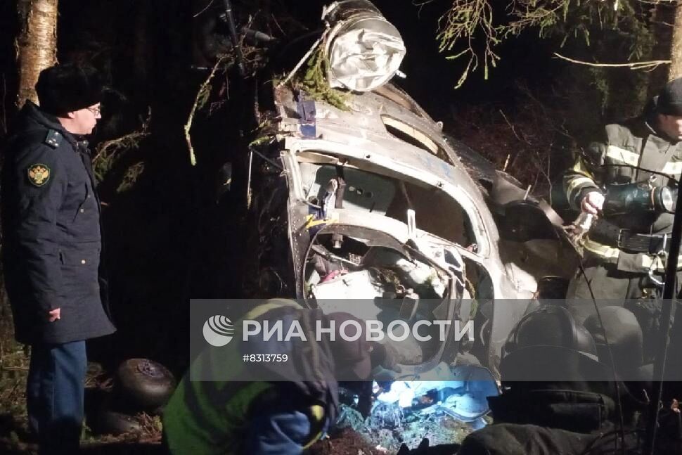 Вертолет Ми-2 упал в Костромской области 