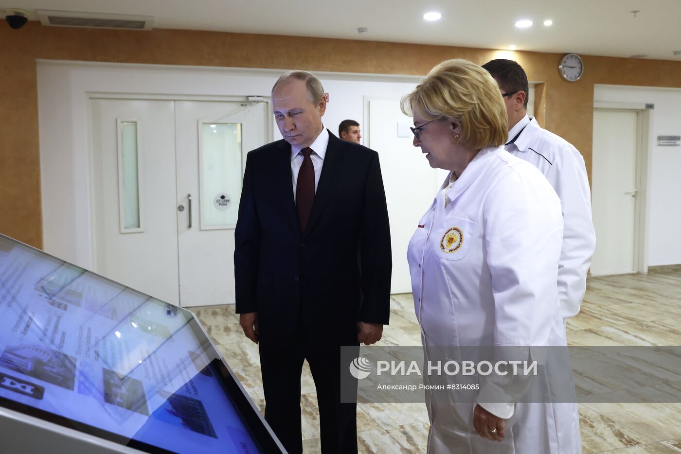 Президент РФ В. Путин посетил Федеральный центр мозга и нейротехнологий ФМБА