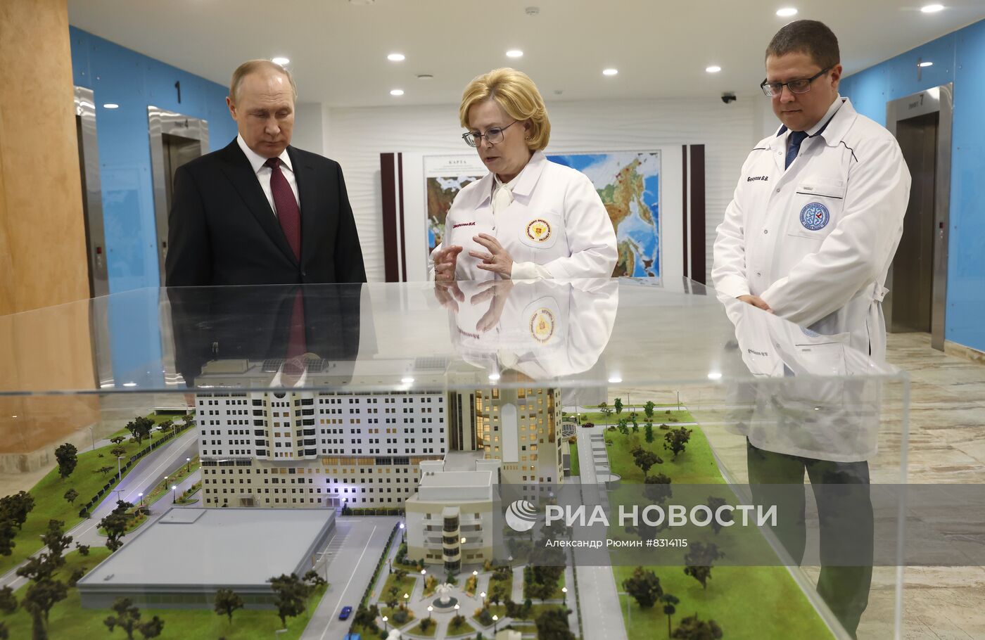 Президент РФ В. Путин посетил Федеральный центр мозга и нейротехнологий ФМБА