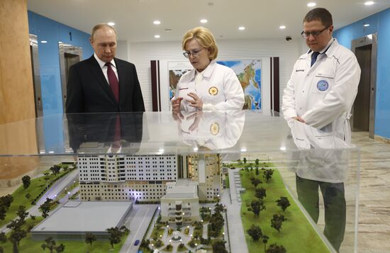Президент РФ В. Путин посетил Федеральный центр мозга и нейротехнологий ФМБА