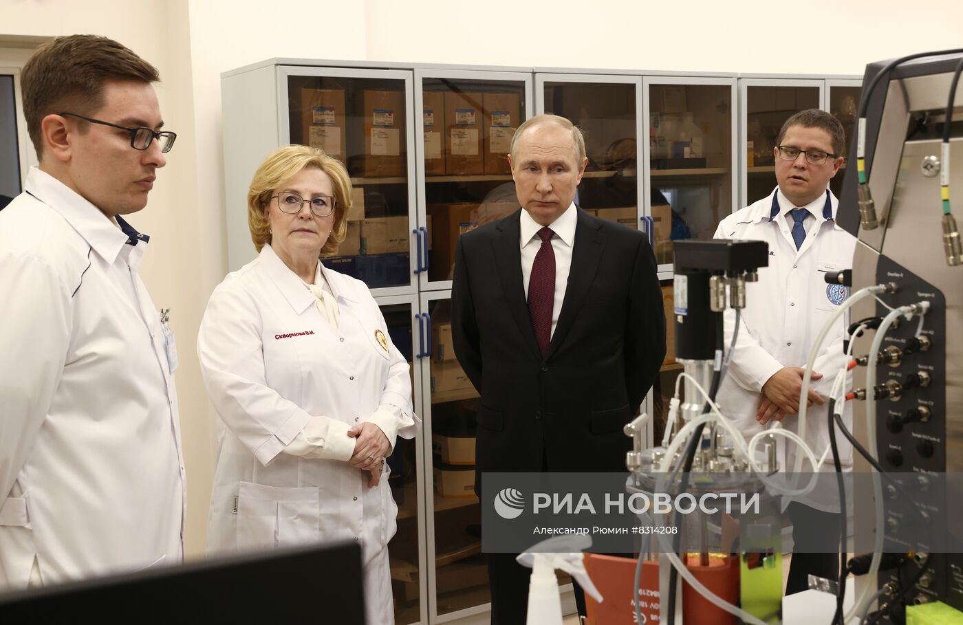 Президент РФ В. Путин посетил Федеральный центр мозга и нейротехнологий ФМБА