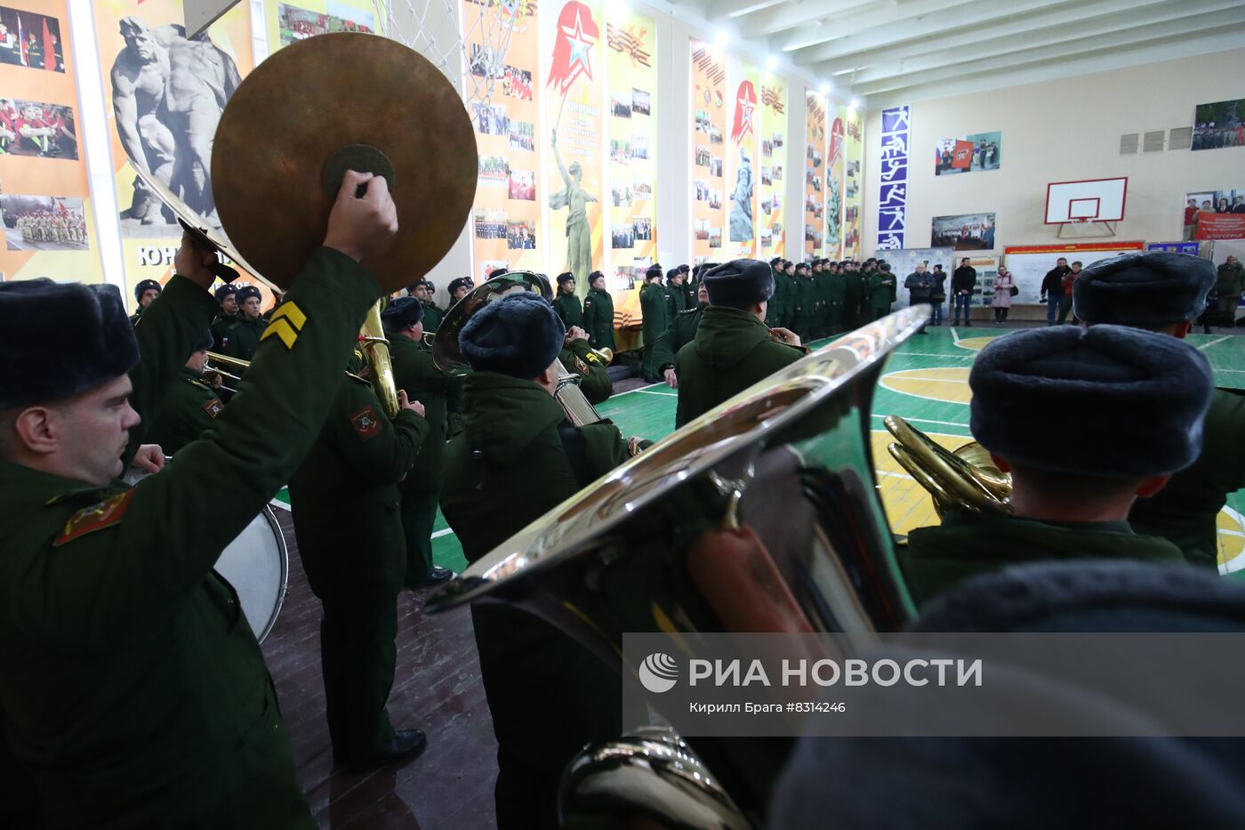 Отправка призывников на службу в ВС РФ