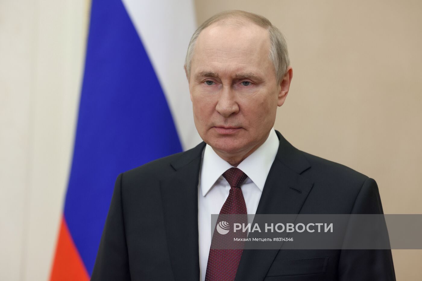 Президент РФ В. Путин поздравил личный состав с Днём сотрудника органов внутренних дел