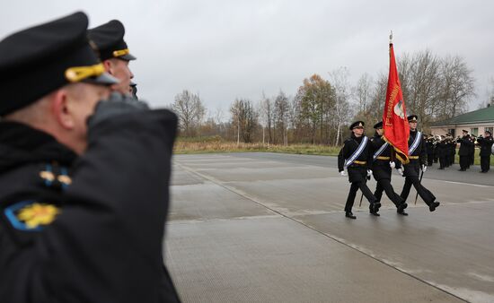 Передача знамени ВОВ авиационной дивизии Балтийского флота