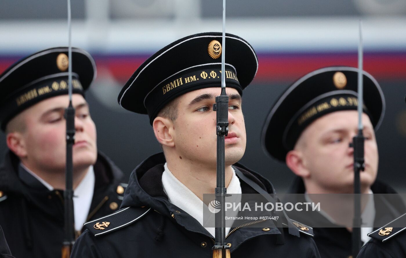 Передача знамени ВОВ авиационной дивизии Балтийского флота