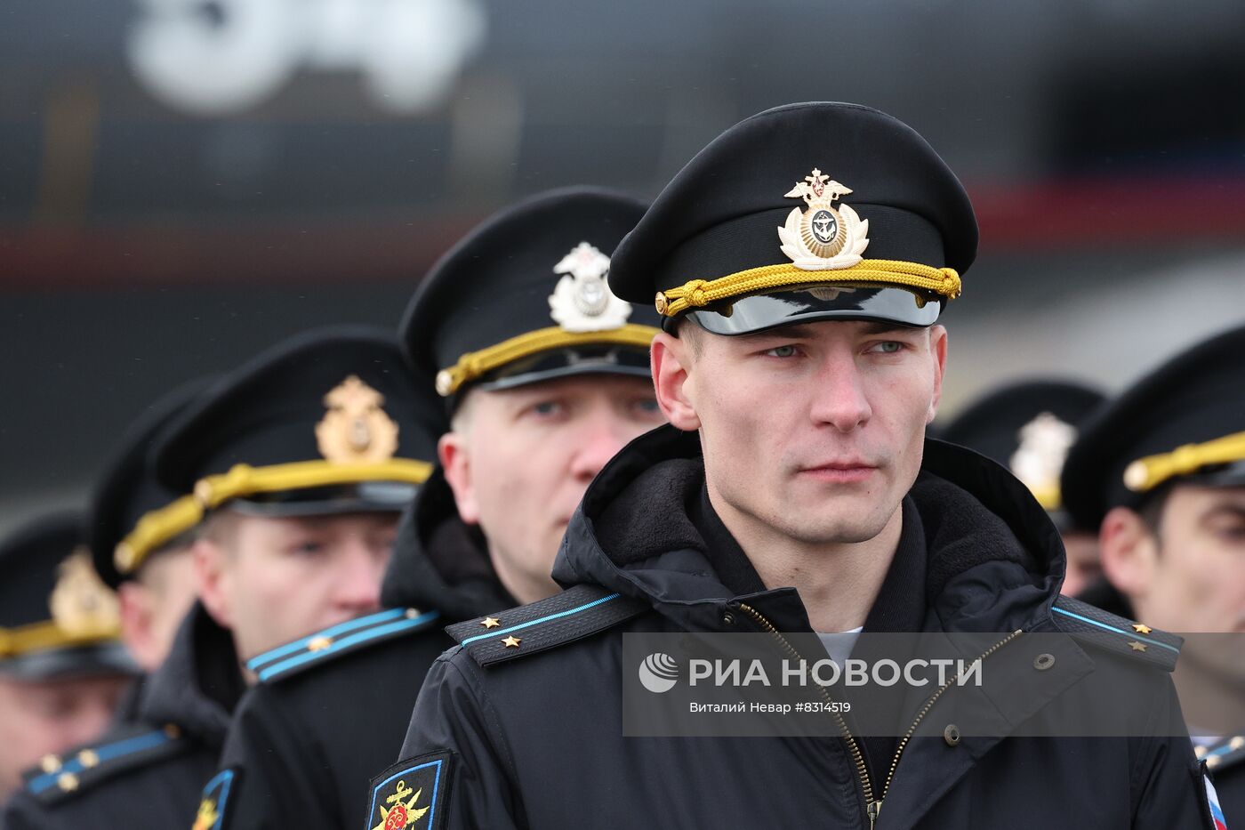 Передача знамени ВОВ авиационной дивизии Балтийского флота