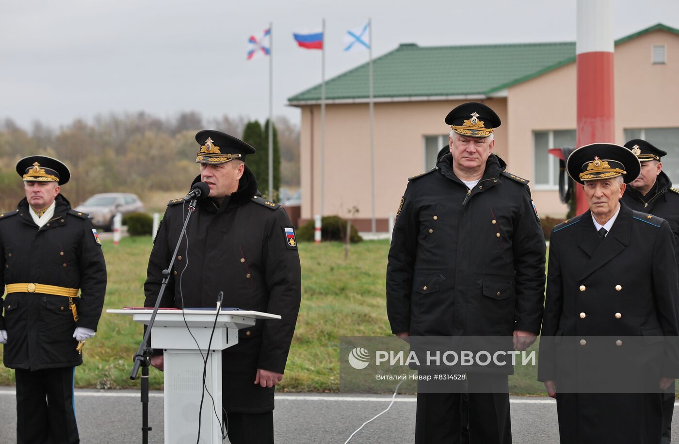 Передача знамени ВОВ авиационной дивизии Балтийского флота