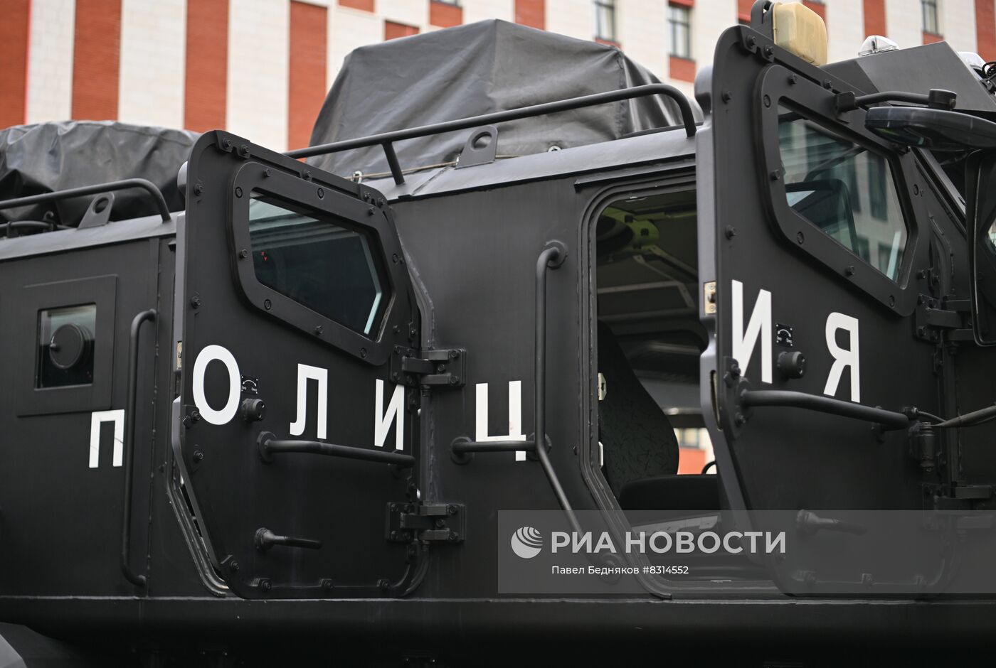 Мэр Москвы С. Собянин посетил новое здание УВД