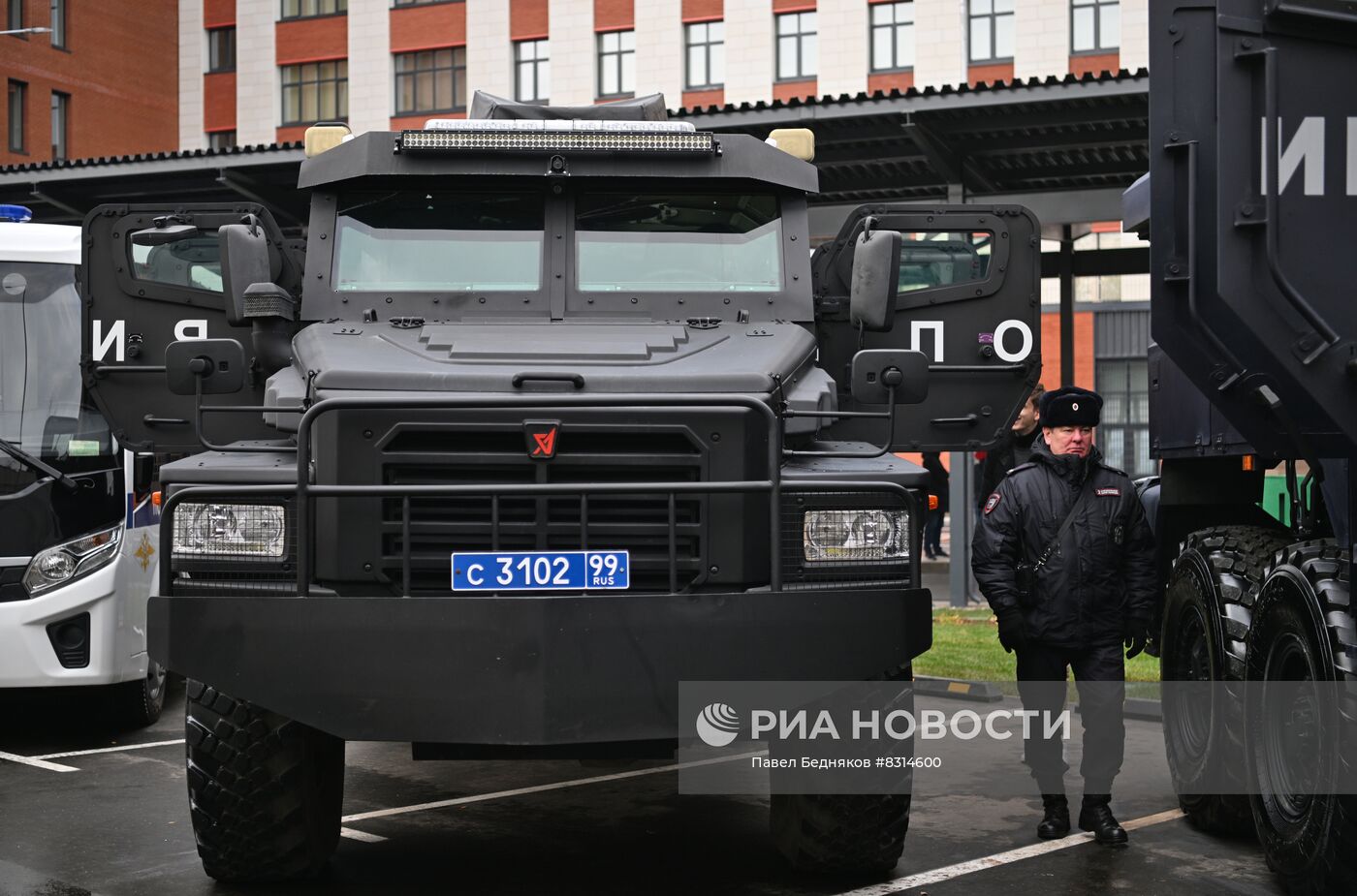 Мэр Москвы С. Собянин посетил новое здание УВД