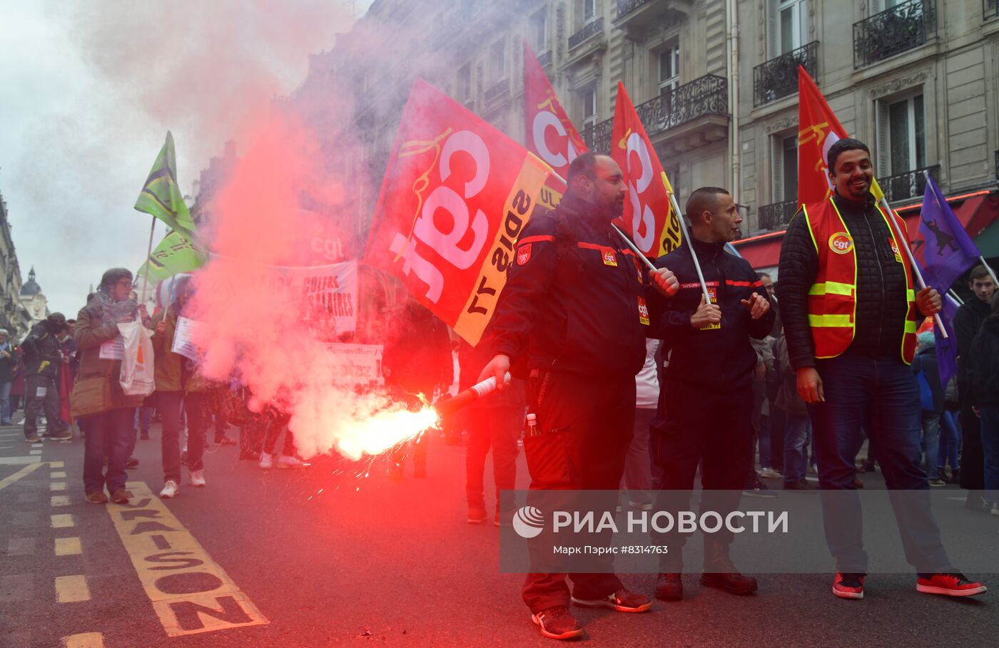 Акция протеста профсоюзов во Франции