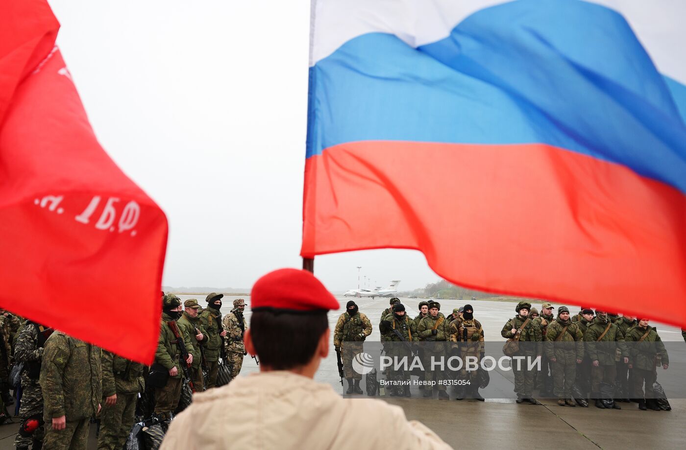 Отправка мобилизованных военнослужащих в зону СВО с аэродрома "Чкаловск"