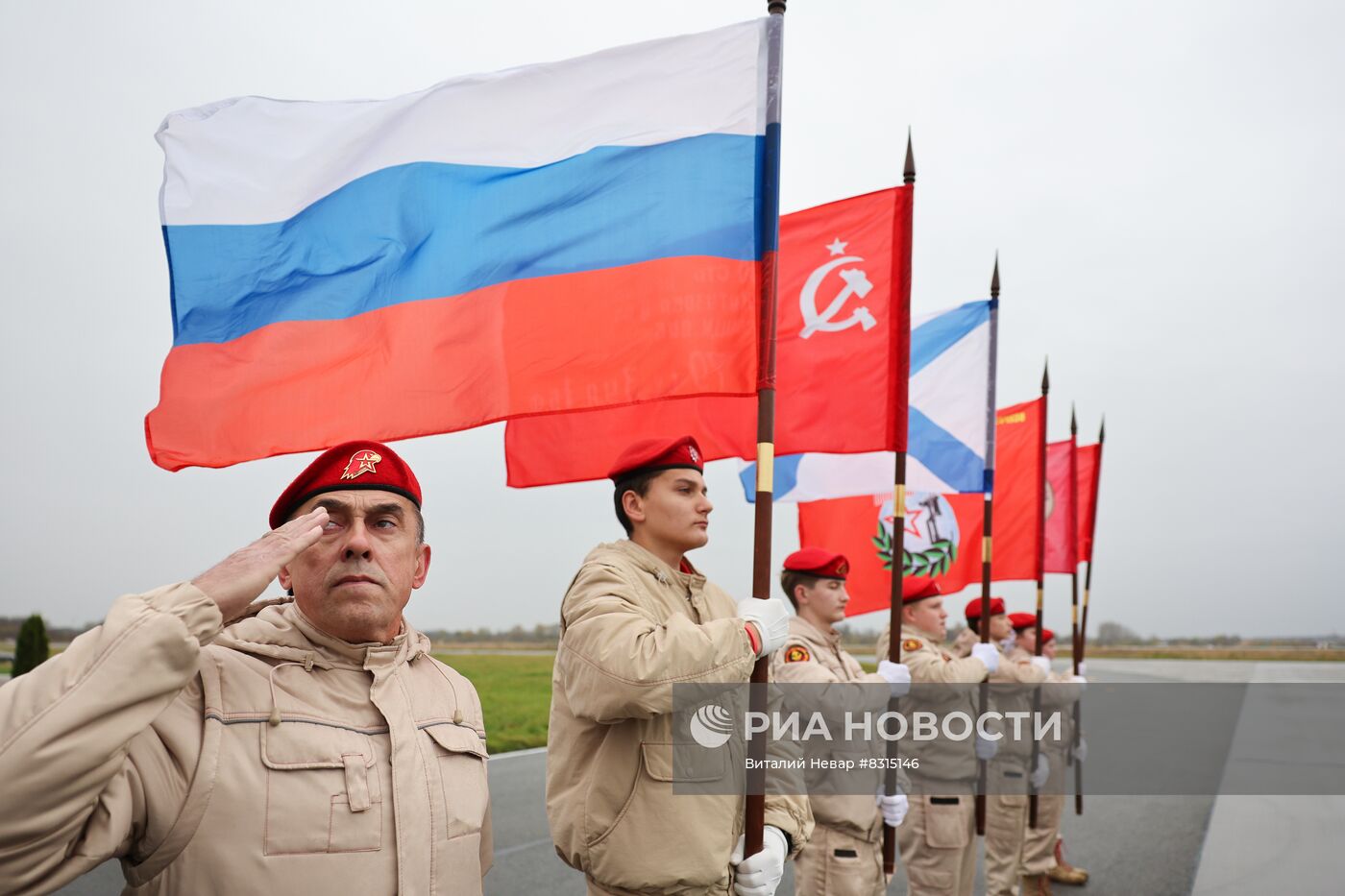 Отправка мобилизованных военнослужащих в зону СВО с аэродрома "Чкаловск"