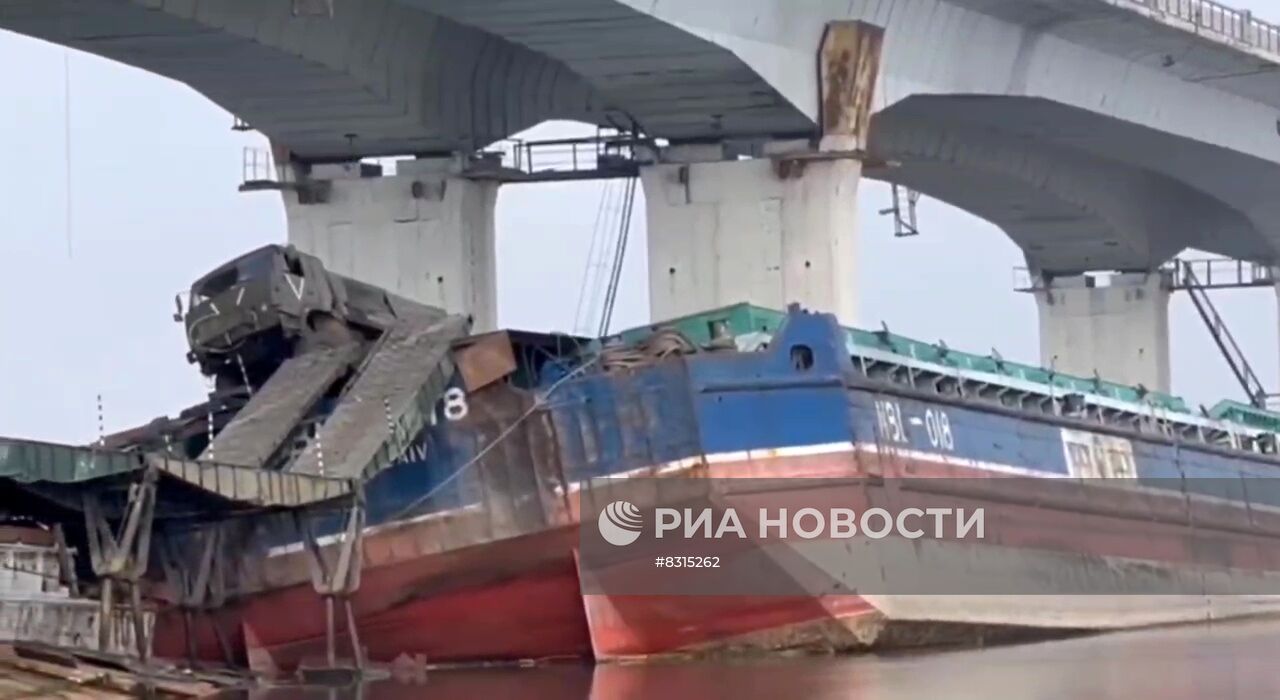 Два пролета Антоновского моста в Херсонской области обрушены