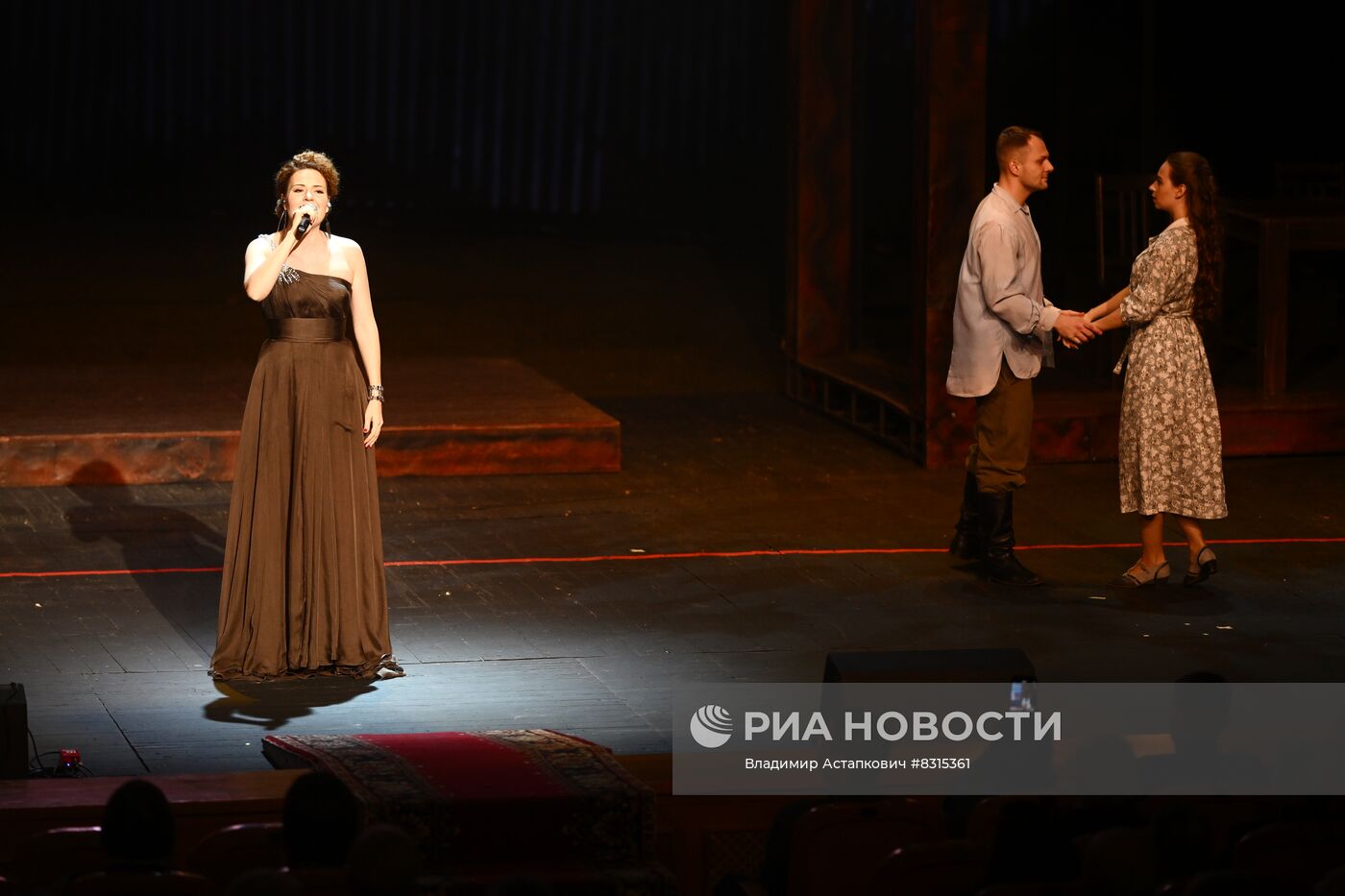 Вечер-посвящение героям России "Наши маяки"