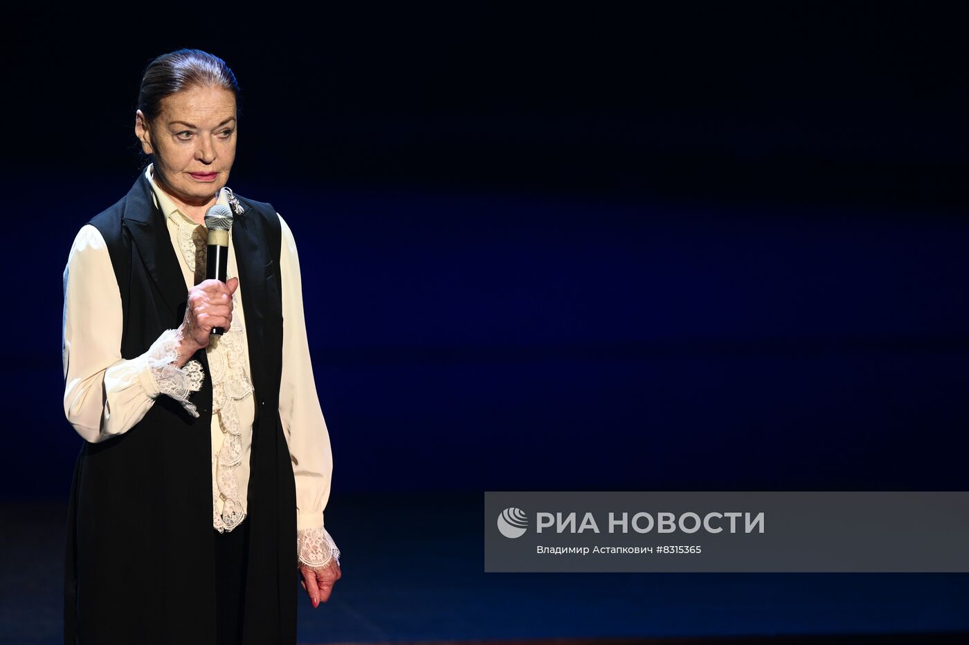 Вечер-посвящение героям России "Наши маяки"