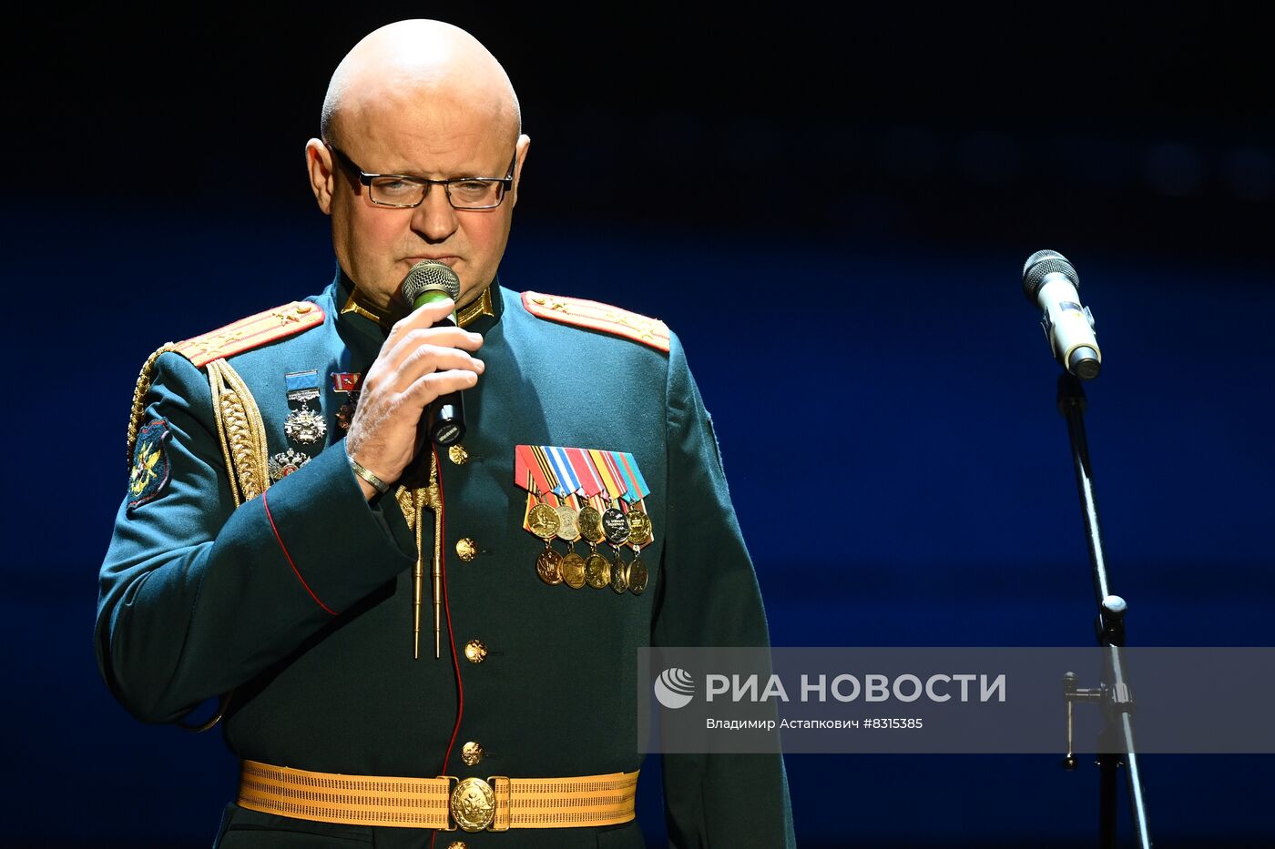 Вечер-посвящение героям России "Наши маяки"