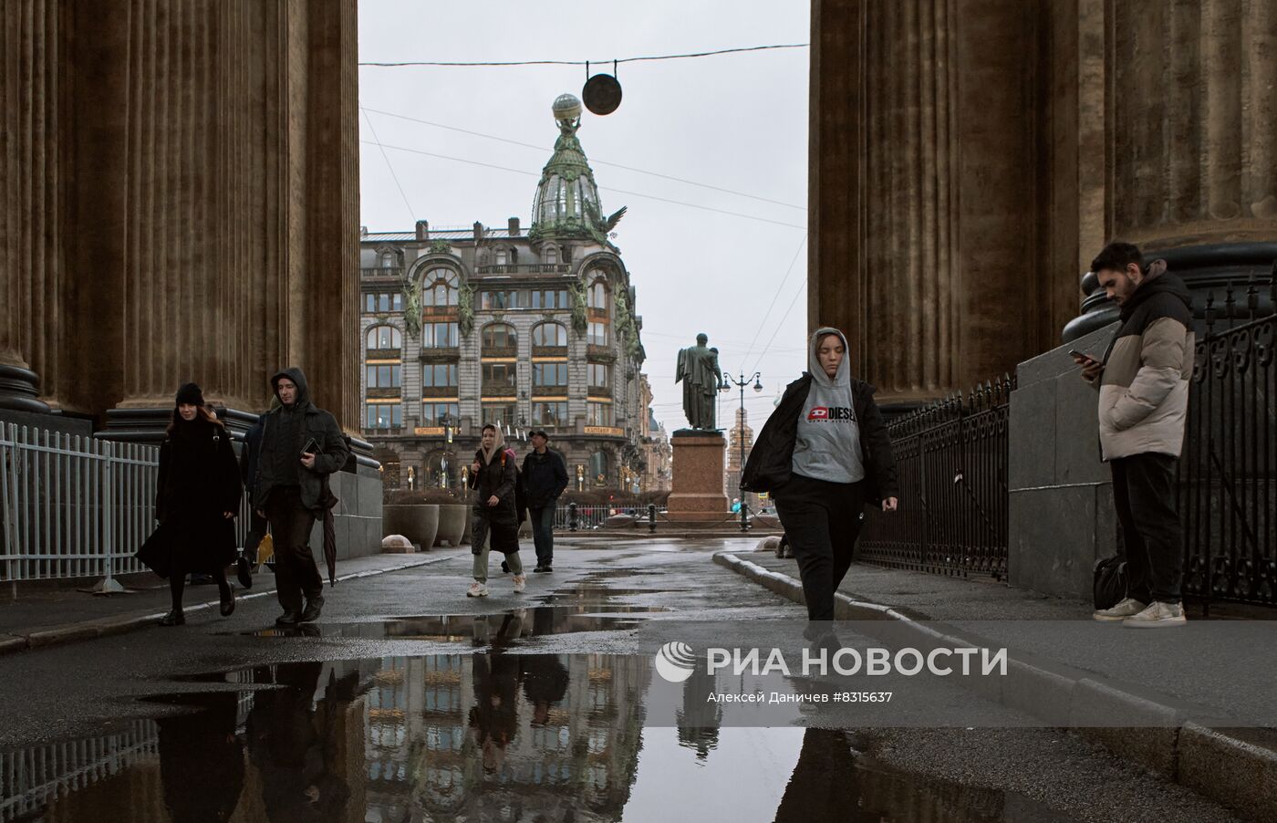 Открытие Дома книги в Санкт-Петербурге