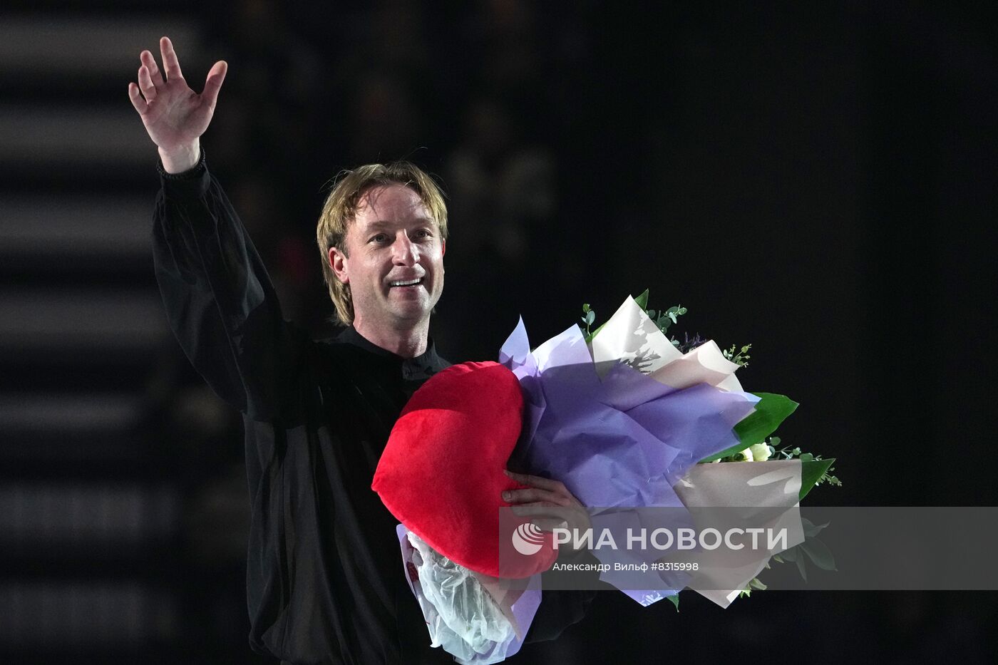 Юбилейное шоу Е. Плющенко "35 лет на льду"