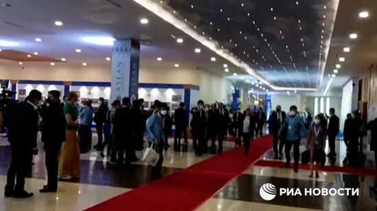 Лавров прибыл на заседание Восточноазиатского саммита в Пномпене