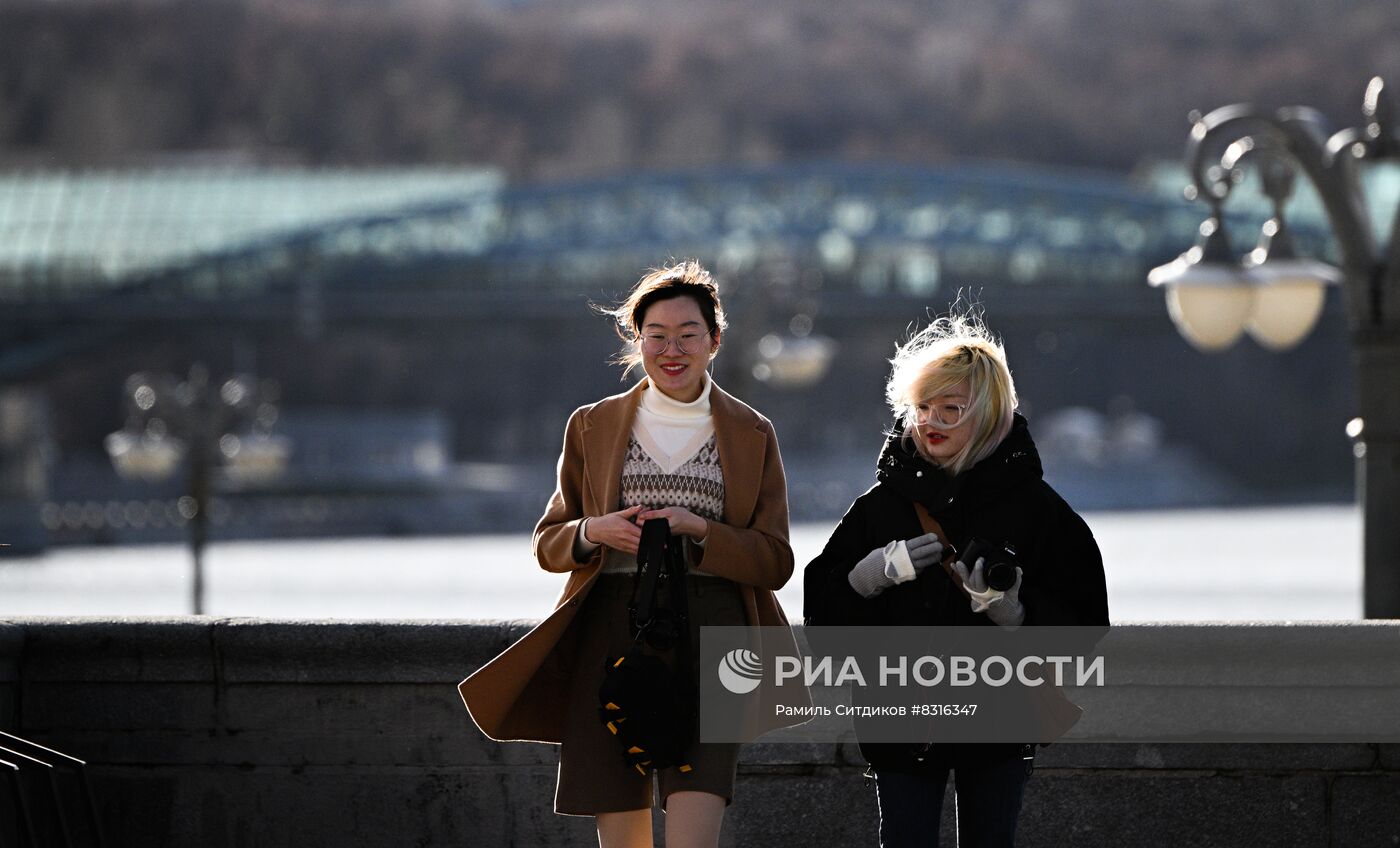 Теплая погода в Москве