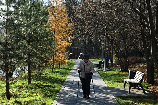 На набережной канала имени Москвы завершились работы по благоустройству