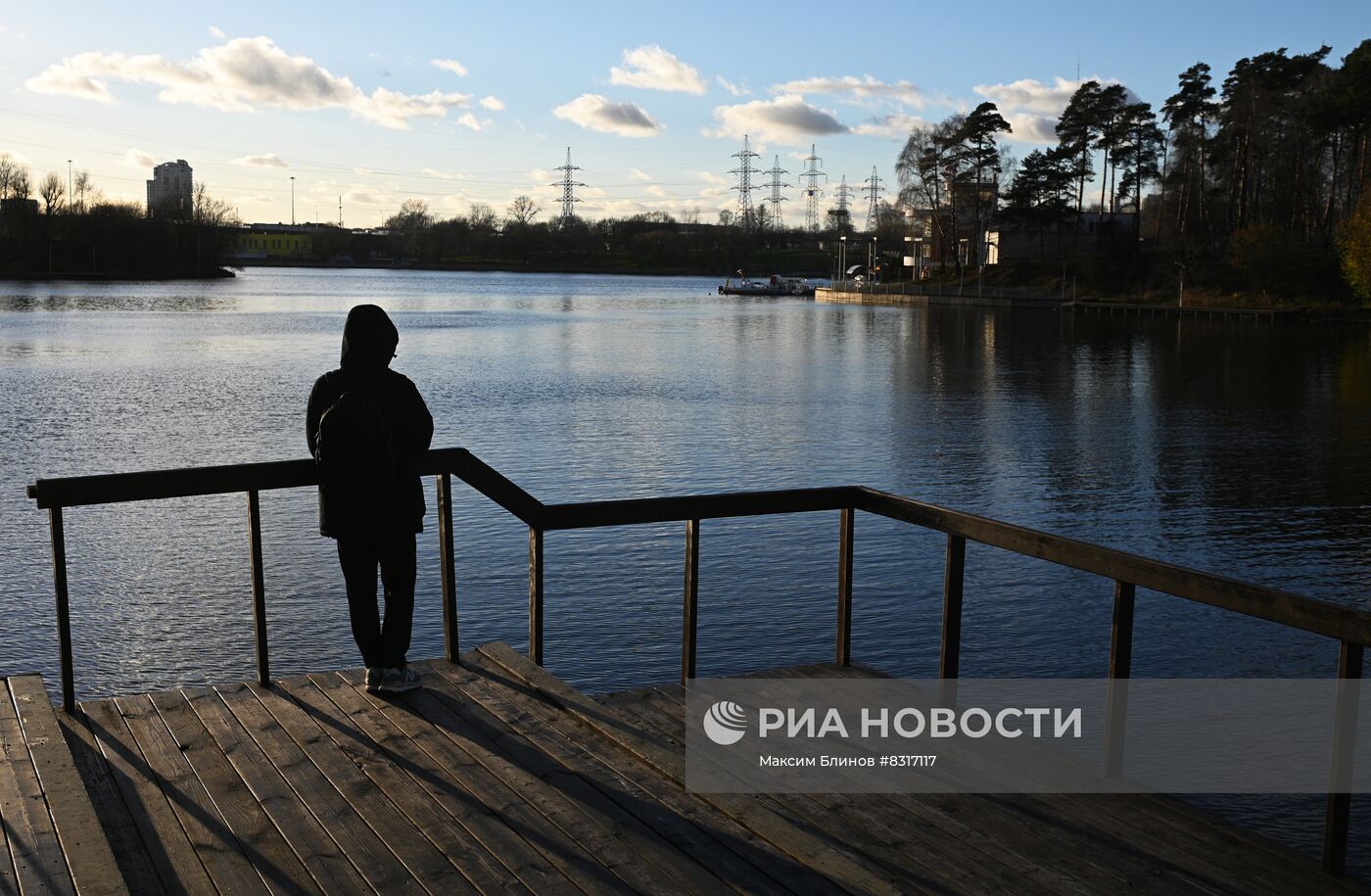 На набережной канала имени Москвы завершились работы по благоустройству