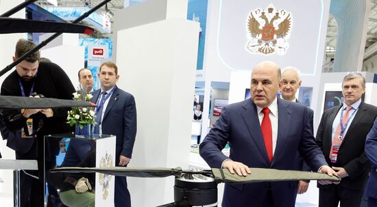 Премьер-министр РФ М. Мишустин посетил XVI Международный форум и выставку "Транспорт России" 