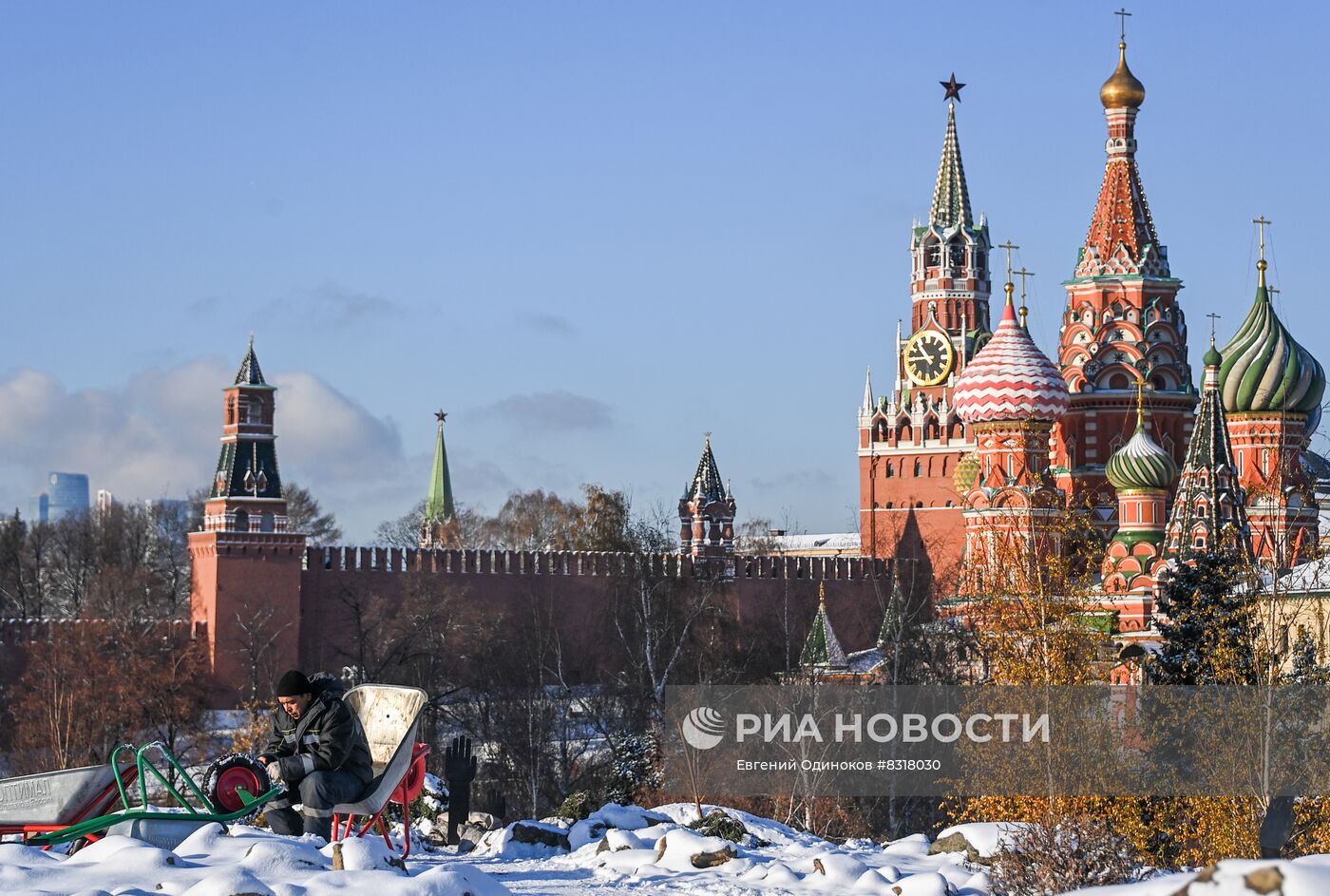 Первый снег в Москве