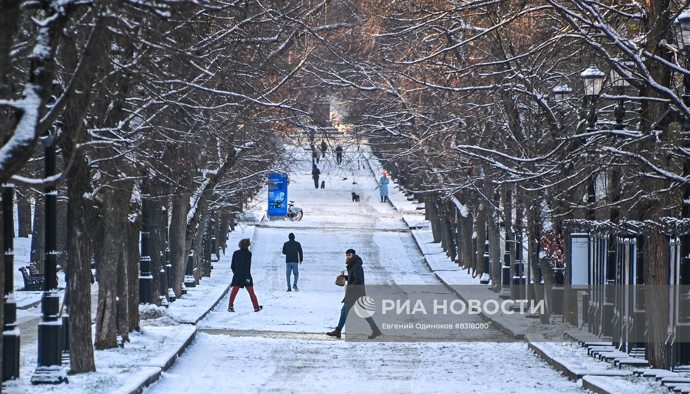 Первый снег в Москве