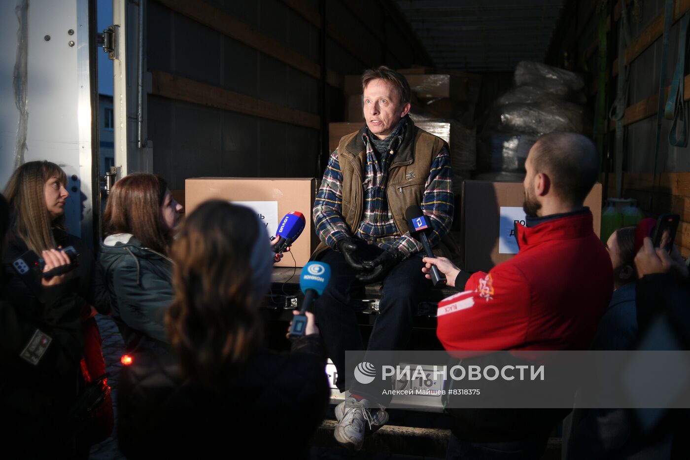Иван Охлобыстин доставил гуманитарную помощь защитникам Донбасса