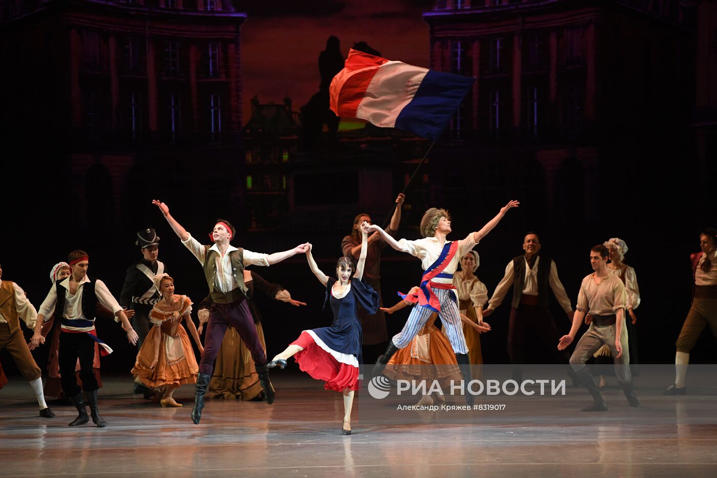 Генеральная репетиция балетной программы "Кармен-сюита. Дивертисмент" в Новосибирске