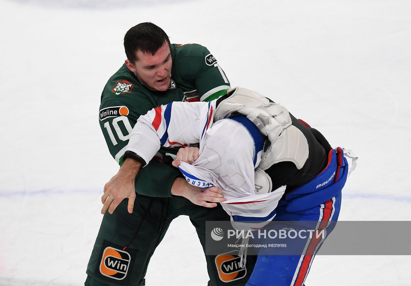 Хоккей. КХЛ. Матч "Ак Барс" - СКА