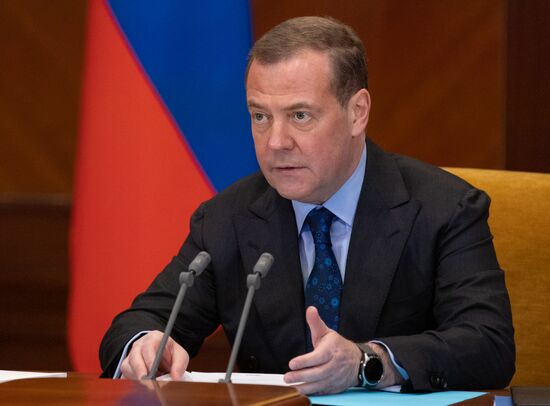 Зампред Совбеза РФ Д. Медведев провел заседание межведомственной комиссии СБ по обеспечению национальных интересов РФ в Арктике