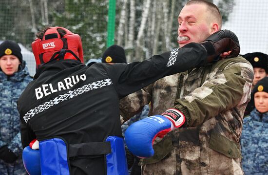 Сотрудники минского ОМОН сдали экзамен на право ношения черного берета