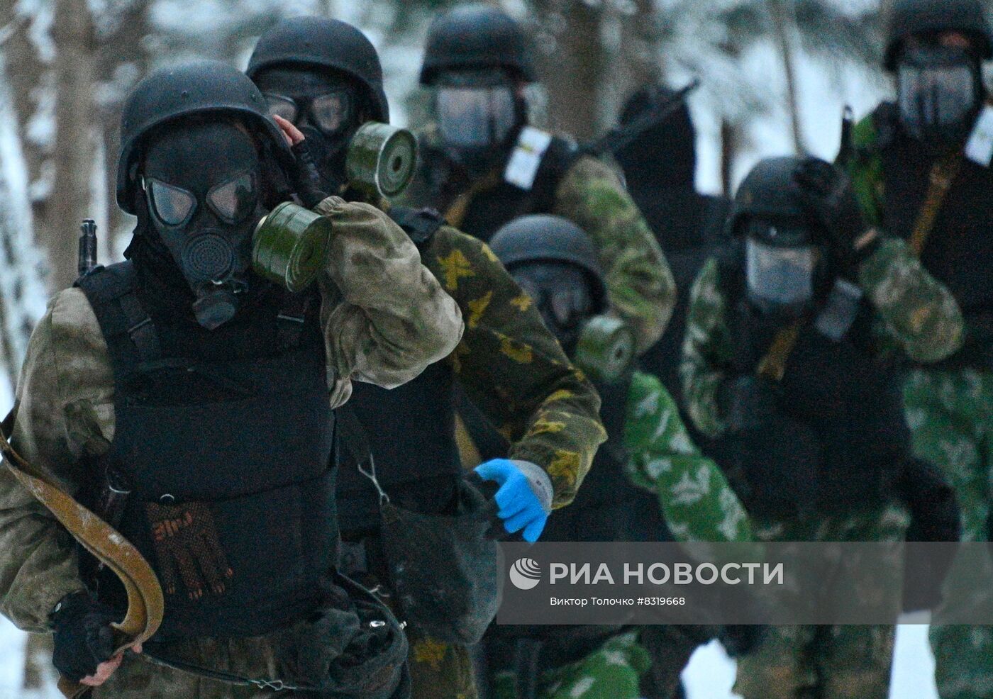 Сотрудники минского ОМОН сдали экзамен на право ношения черного берета