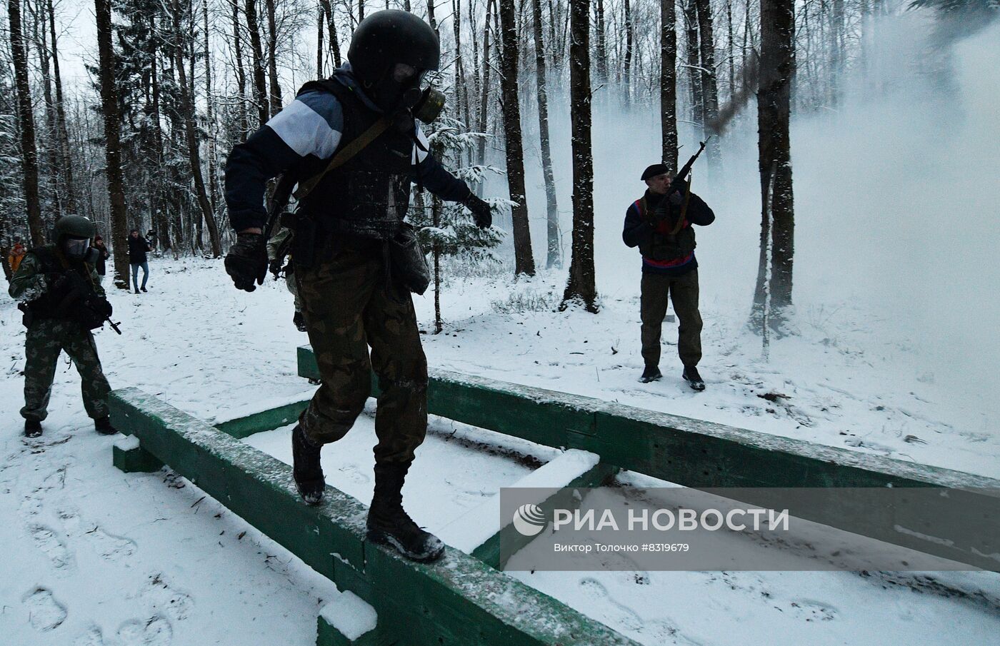 Сотрудники минского ОМОН сдали экзамен на право ношения черного берета