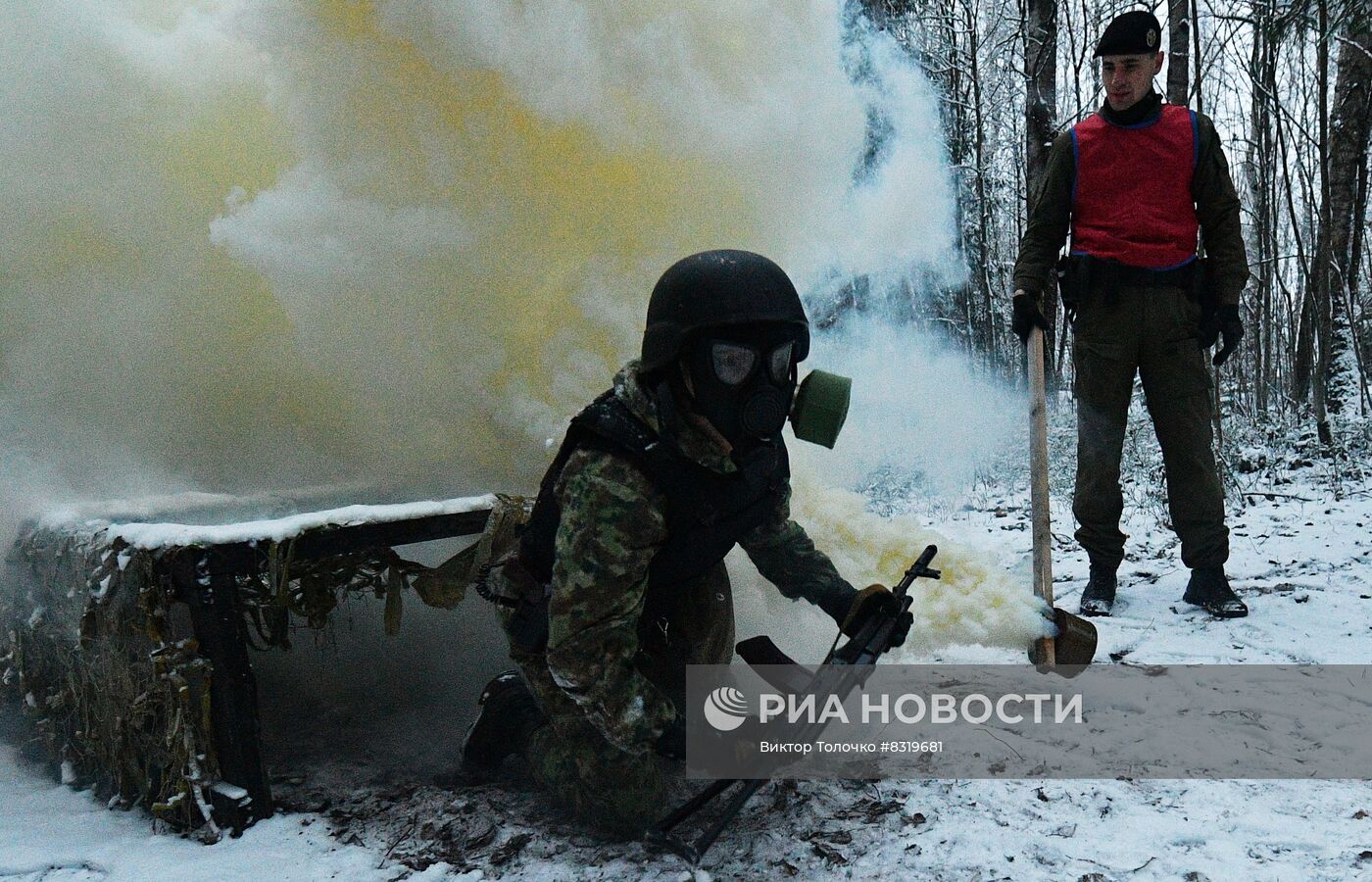 Сотрудники минского ОМОН сдали экзамен на право ношения черного берета