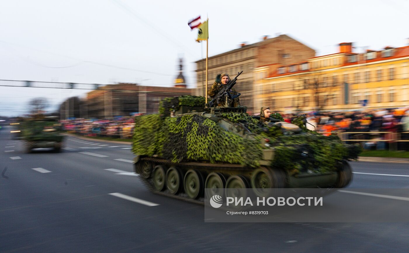 Военный парад в честь Дня независимости Латвии