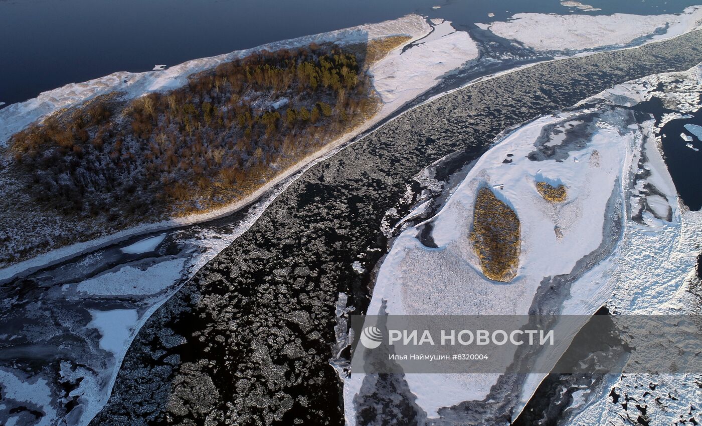 Ледоход на реке Мана в Красноярском крае