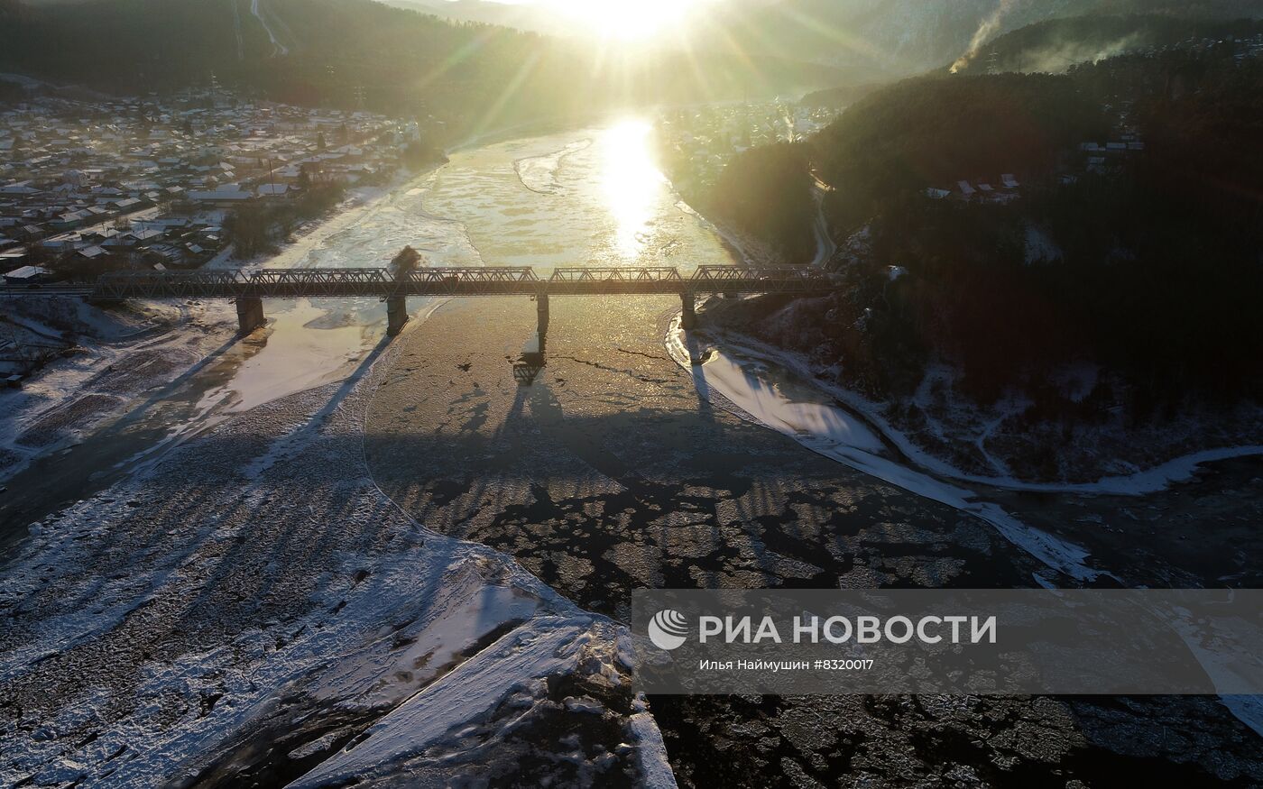 Ледоход на реке Мана в Красноярском крае