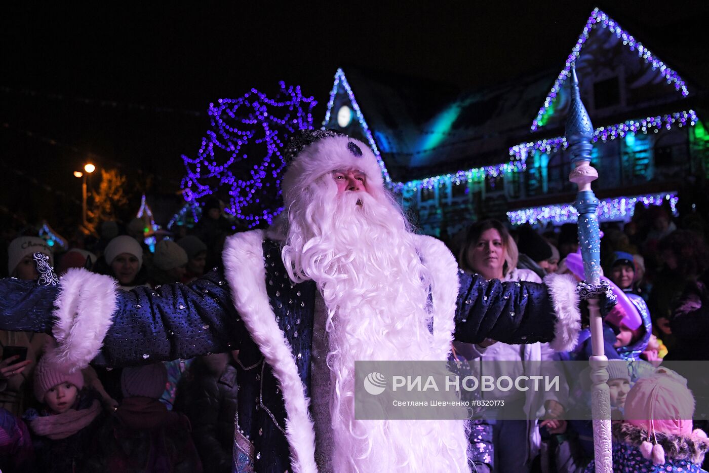 Празднование дня рождения Деда Мороза в московской усадьбе 