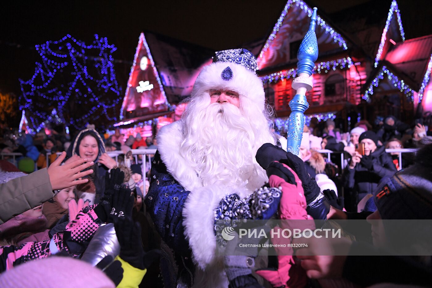 Празднование дня рождения Деда Мороза в московской усадьбе 