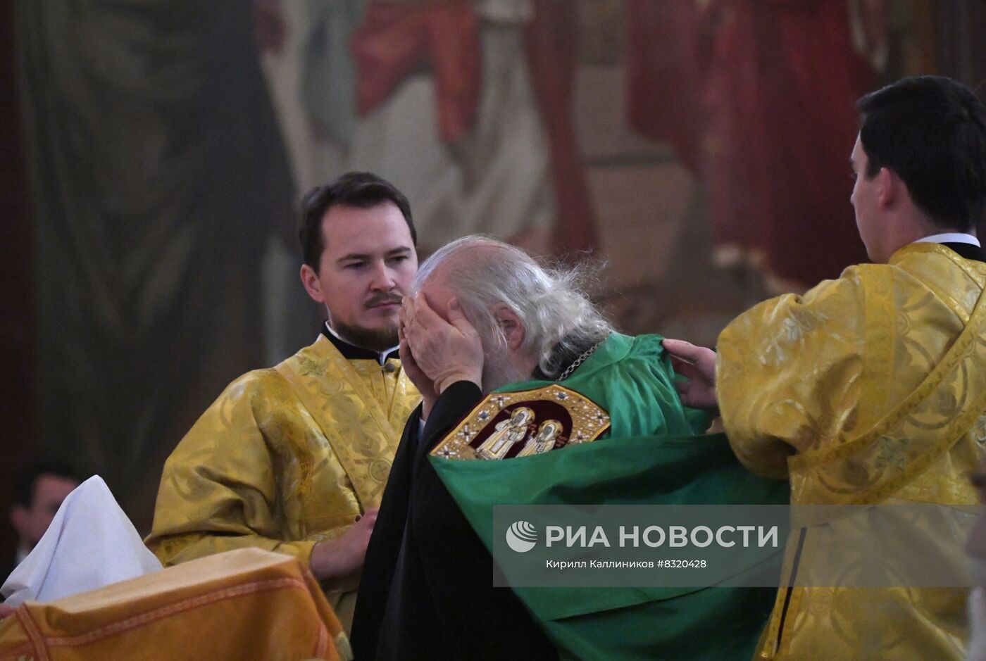 Торжественное богослужение в Храме Христа Спасителя в Москве