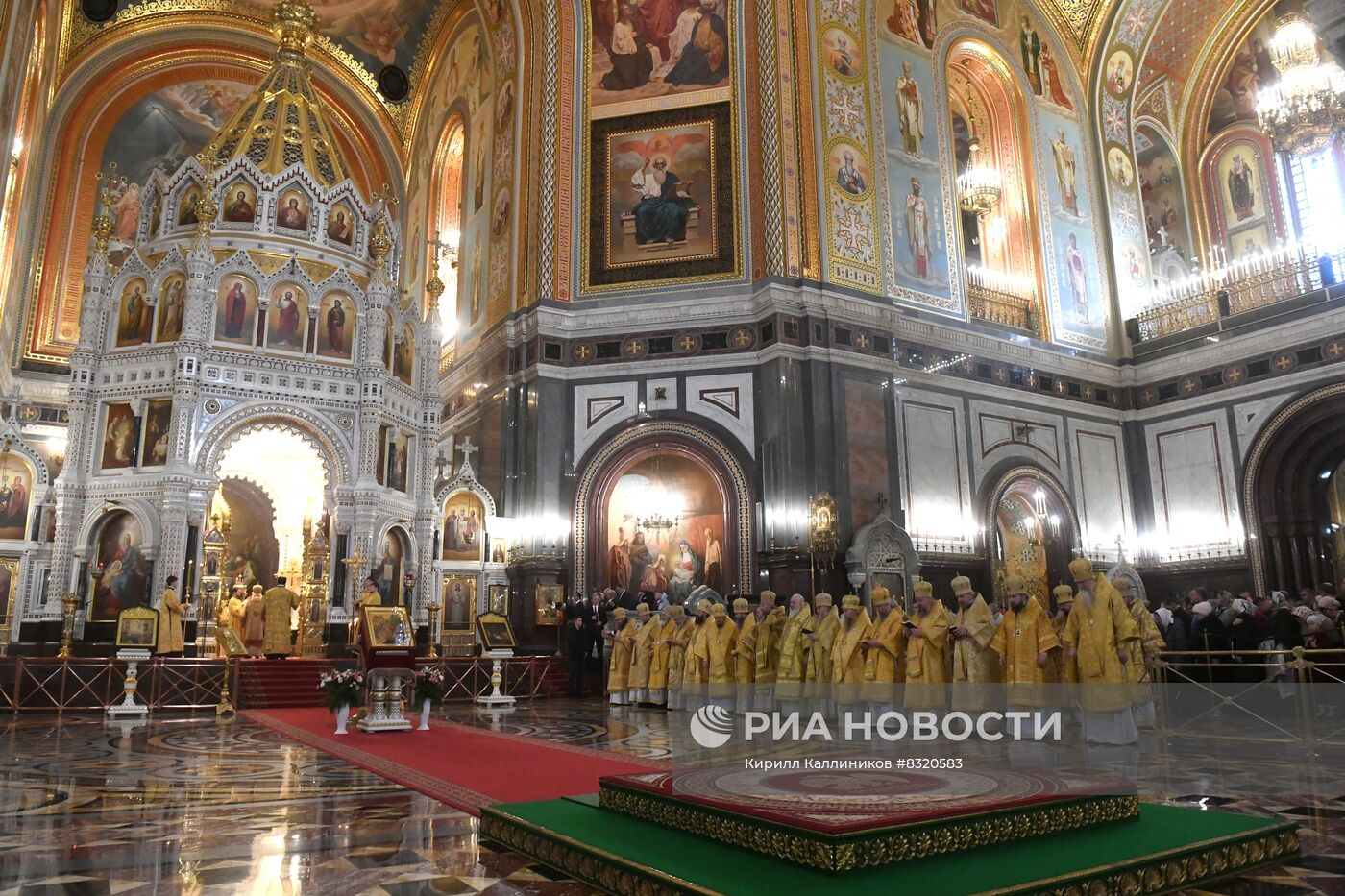 Торжественное богослужение в Храме Христа Спасителя в Москве