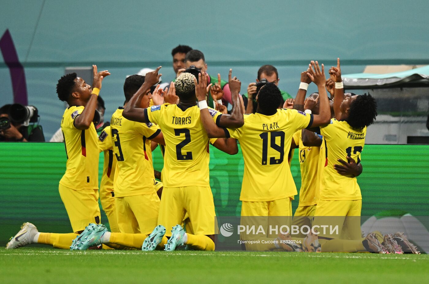 Футбол. Чемпионат мира. Матч Катар - Эквадор